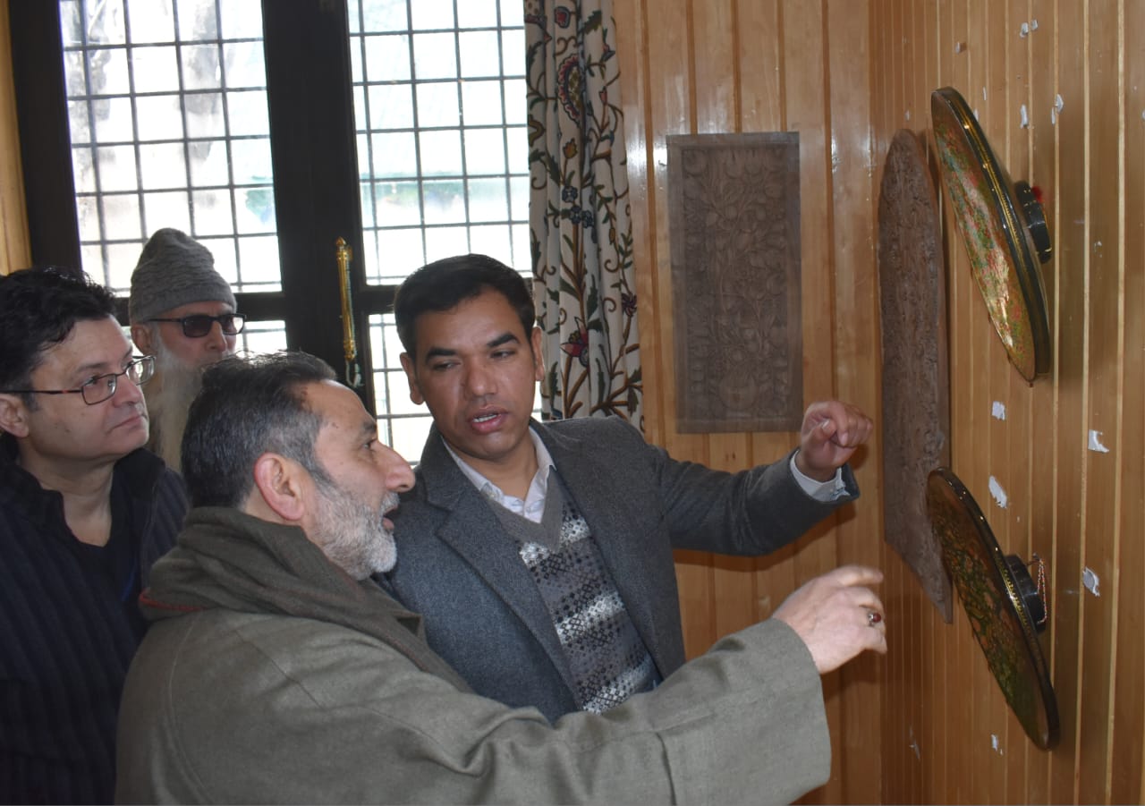 Handicrafts Handloom Deptt Kickstarts Exhibitions at Emporium Building Zero Bridge