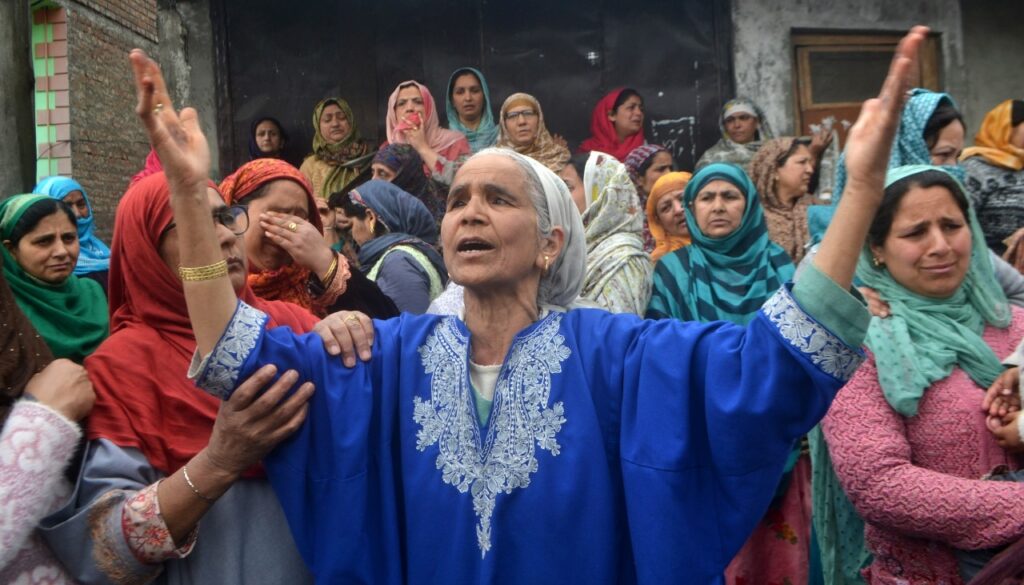 Kashmir's Titanic tragedy: Numbing grief overtakes Valley 2 WhatsApp Image 2024 04 16 at 20.33.34 2f851543