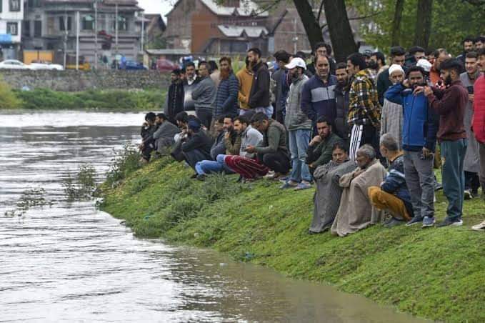 Srinagar Boat Tragedy: Another Minor Boy's Body Fished Out from Jhelum ...