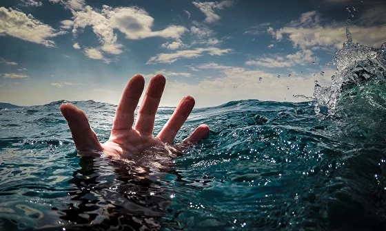 drowning dry and wet