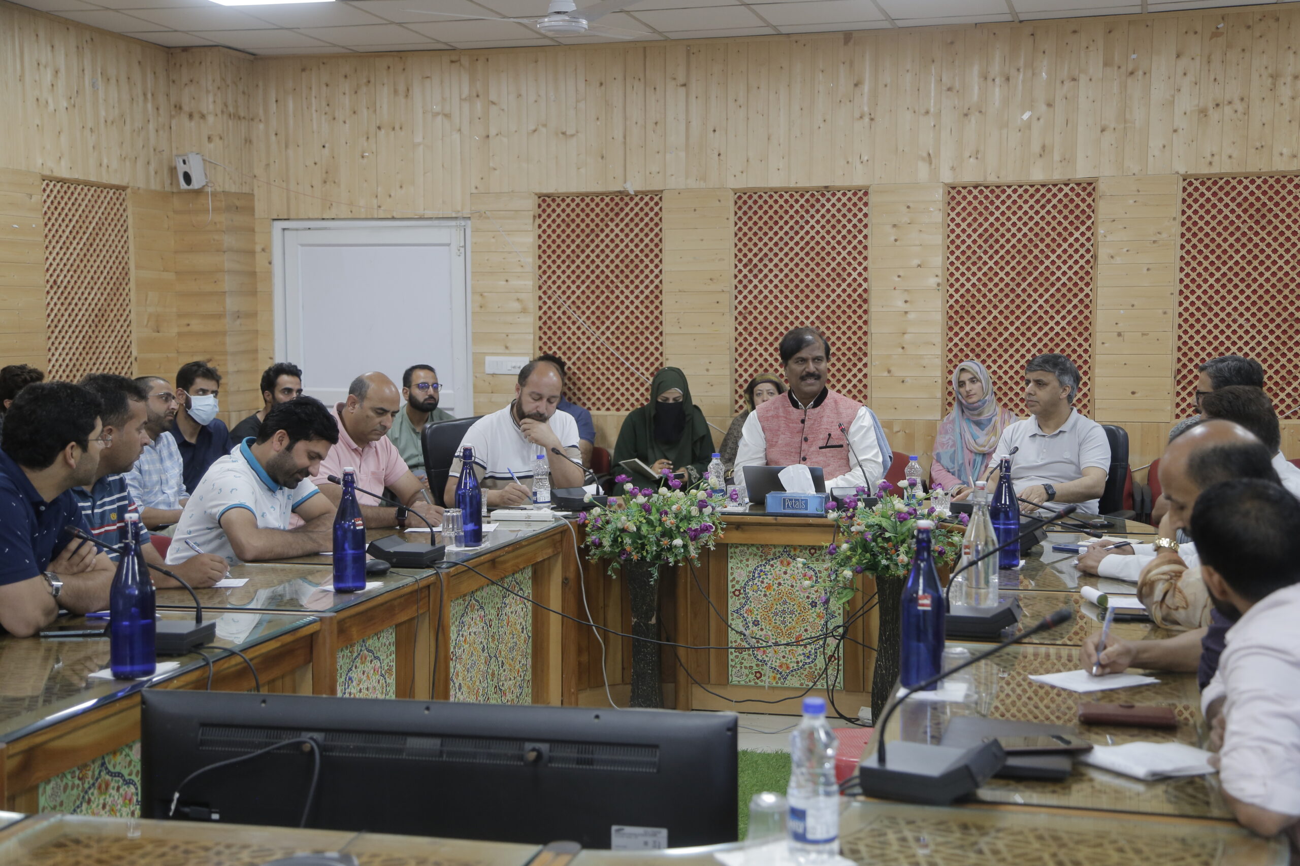 CUKashmir VC interacting with contractual faculty scaled