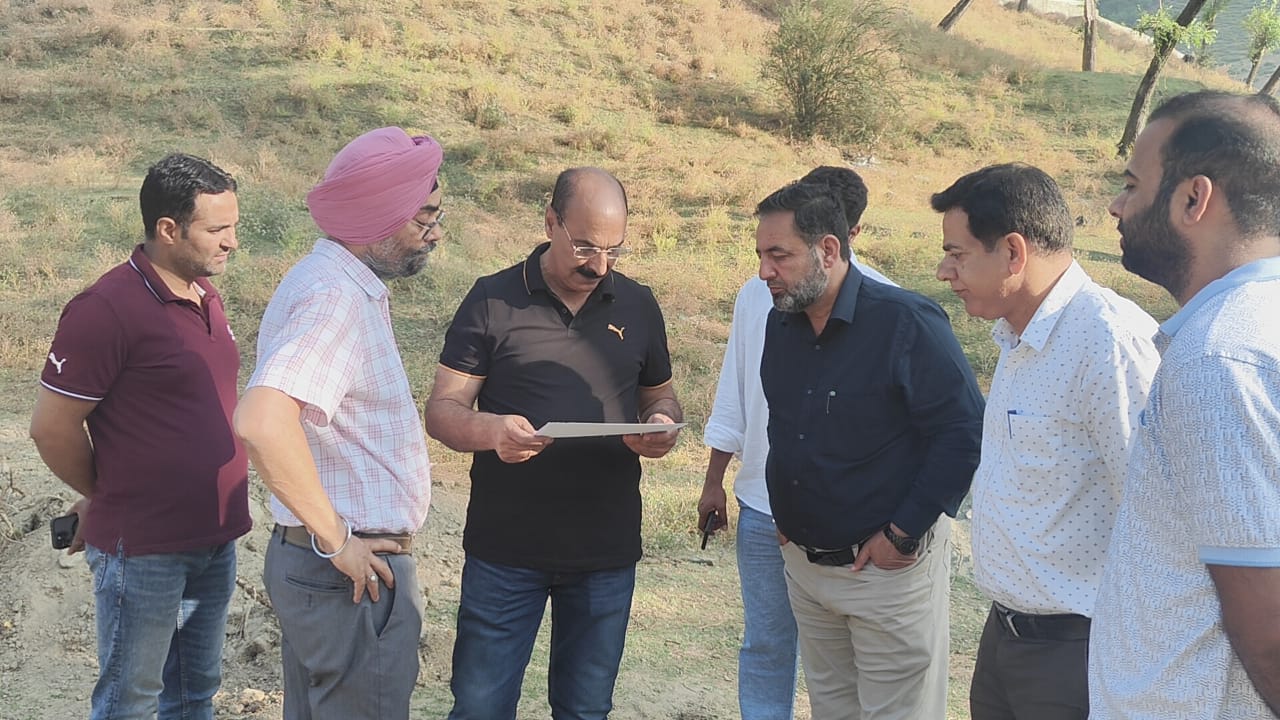 Director Agriculture Kashmir visits Hi tech Agro Forestry Nursery Spawn Production Lab cum Demonstration centre Baramulla