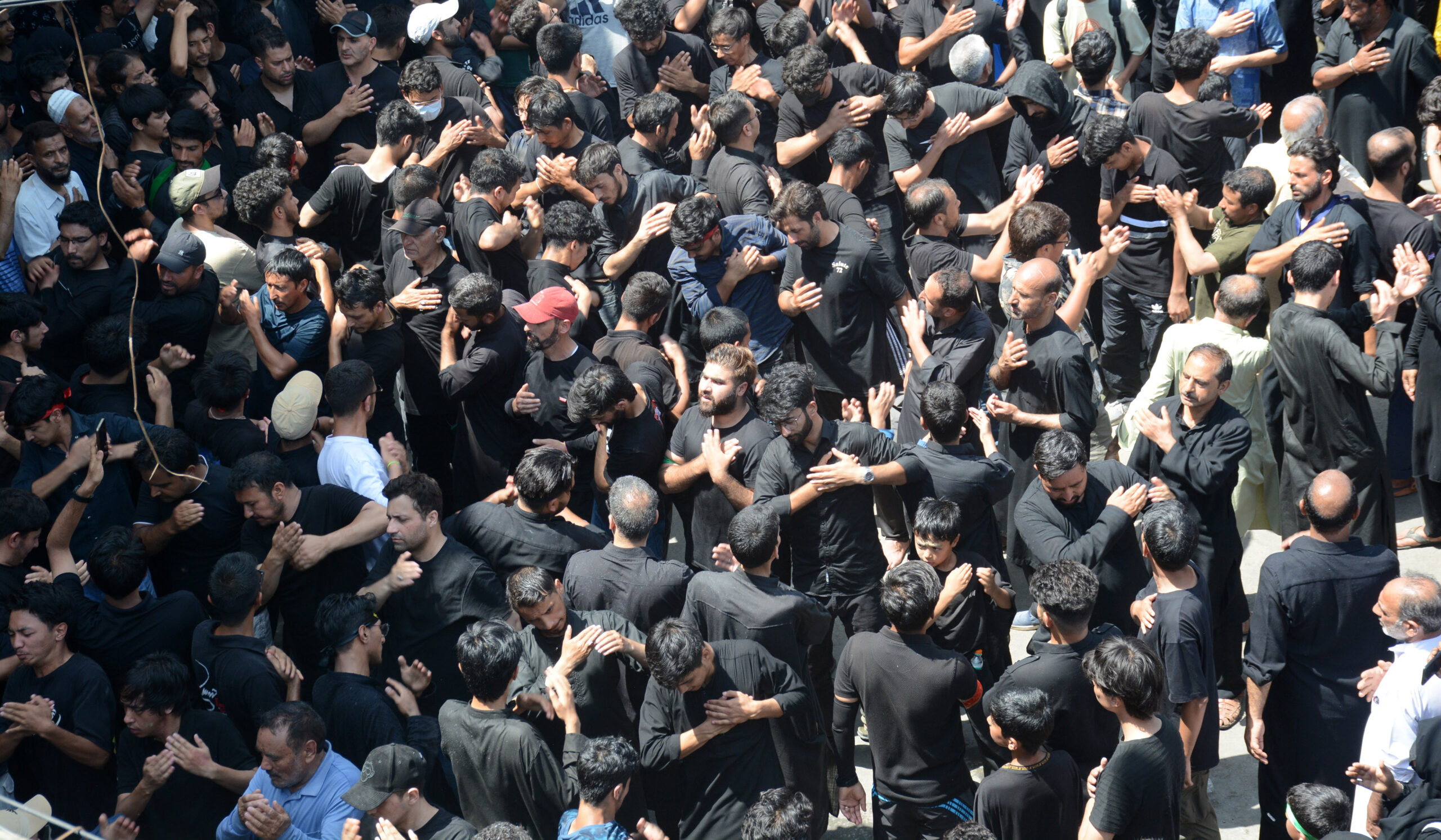 mourners scaled
