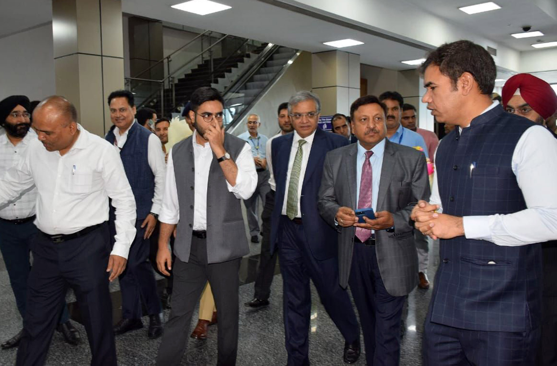 Kashmir Election Commission of India delegation led by CEC Rajiv Kumar arrived in Srinagar Umar Ganie 2