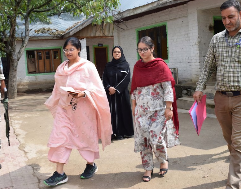 General Observer Inspects Polling Stations in 11 Gulmarg AC
