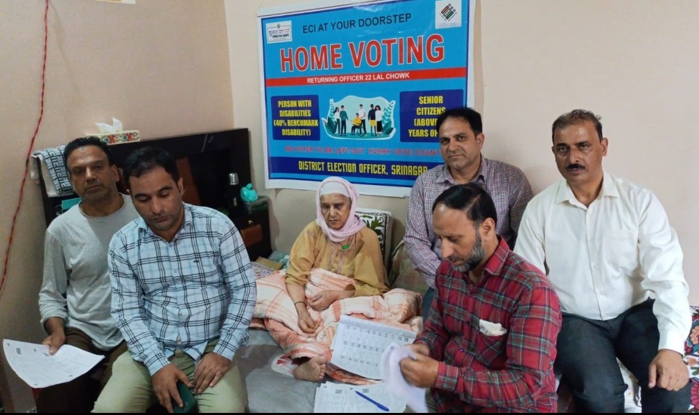 Home Voting via POSTAL BALLOT commences in Srinagar District 19