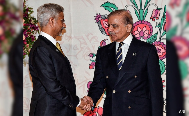0m8abo38 s jaishankar shehbaz sharif