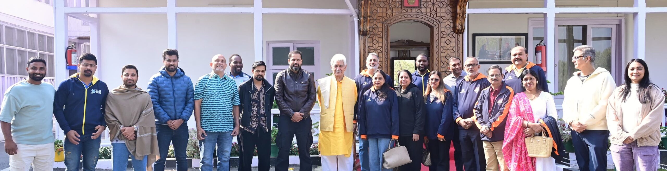 Lt Governor Sh Manoj Sinha met Winner Runner up teams of Legends League Cricket at Raj Bhawan scaled