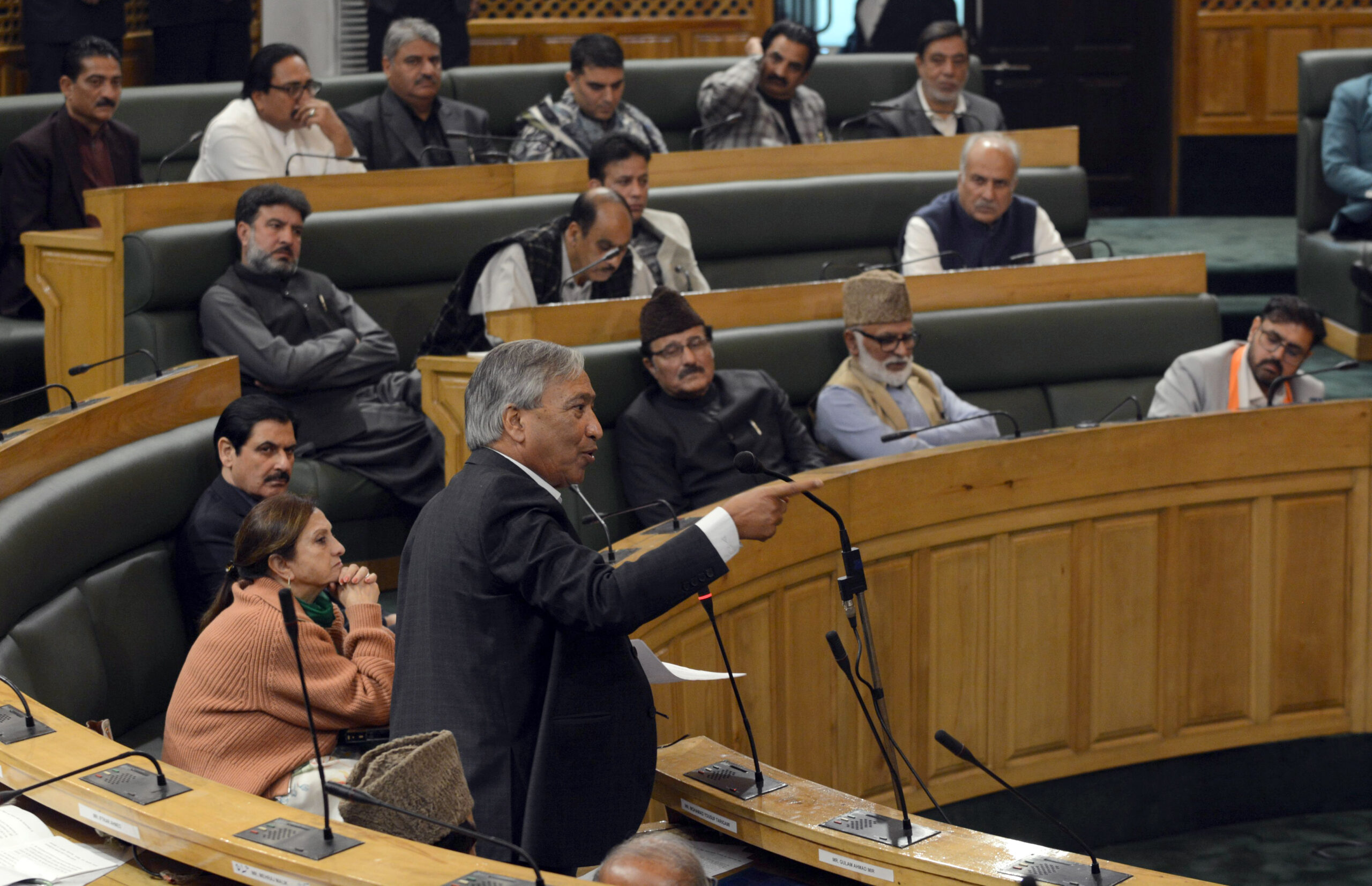 Yousuf Tarigami addressing in Legislative Assembly on the last day of session 8 scaled