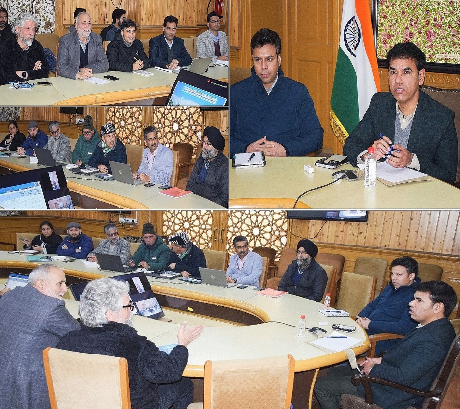 Div Com reviews plan for operation of Water Transport in River Jhelum