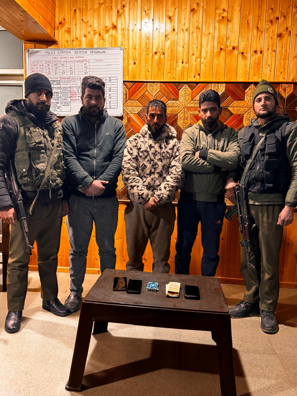 Police arrests 03 gamblers in Srinagar