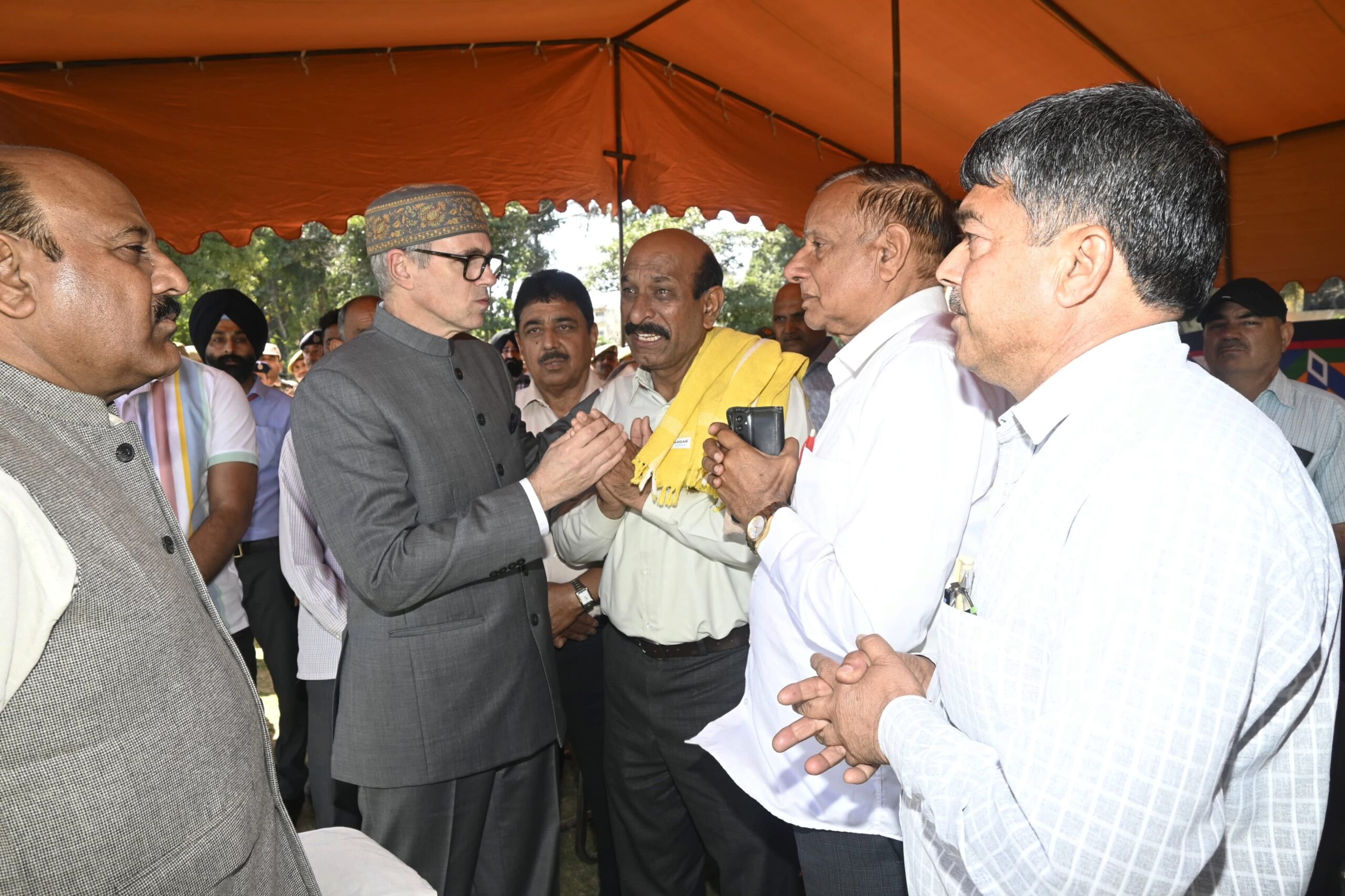 CM Omar Abdullah pays homage to Kathua encounter martyrs stands in solidarity with families 29 5 1 scaled