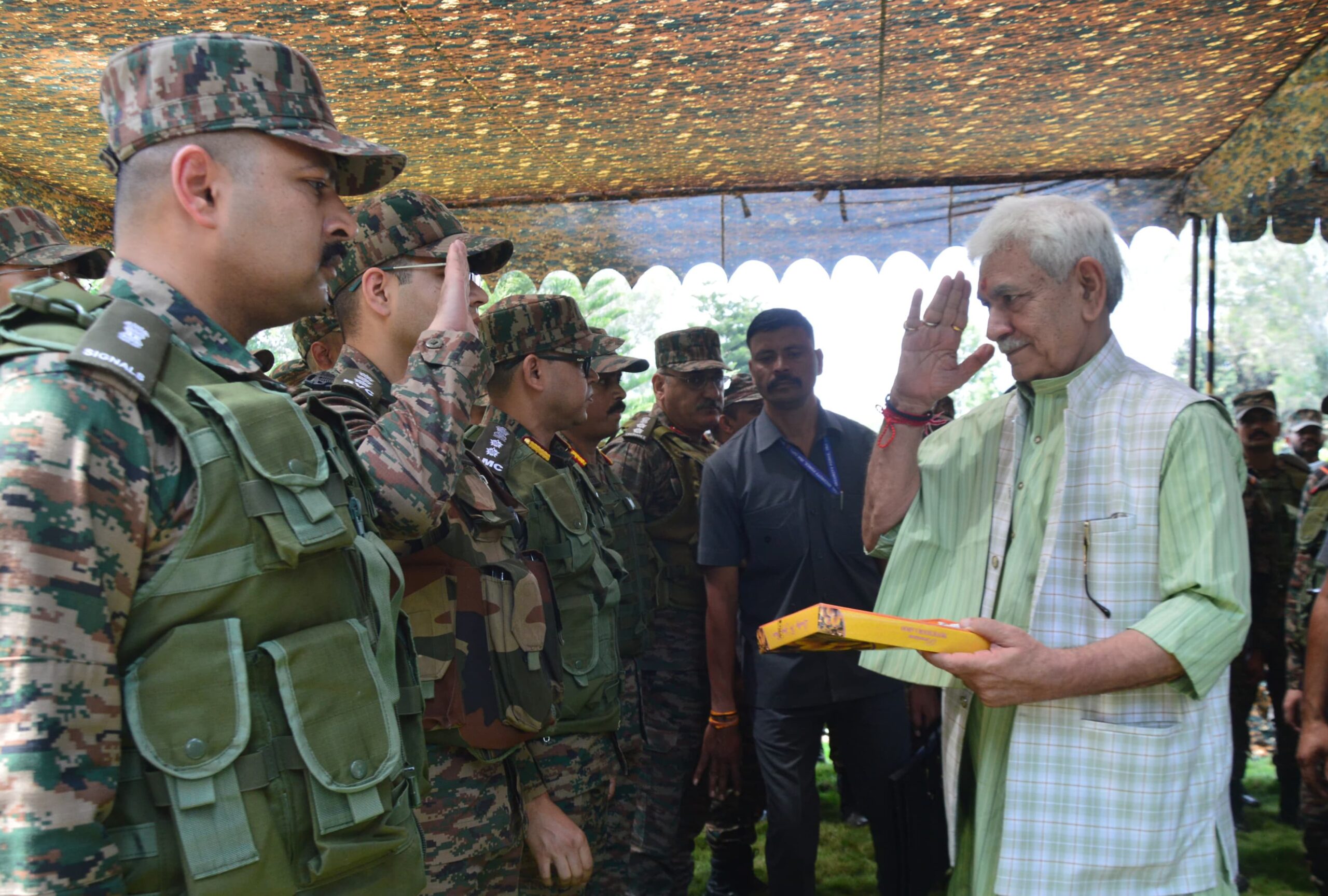 Lieutenant Governor Sh Manoj Sinha interacted with Soldiers at Poonch 2 scaled
