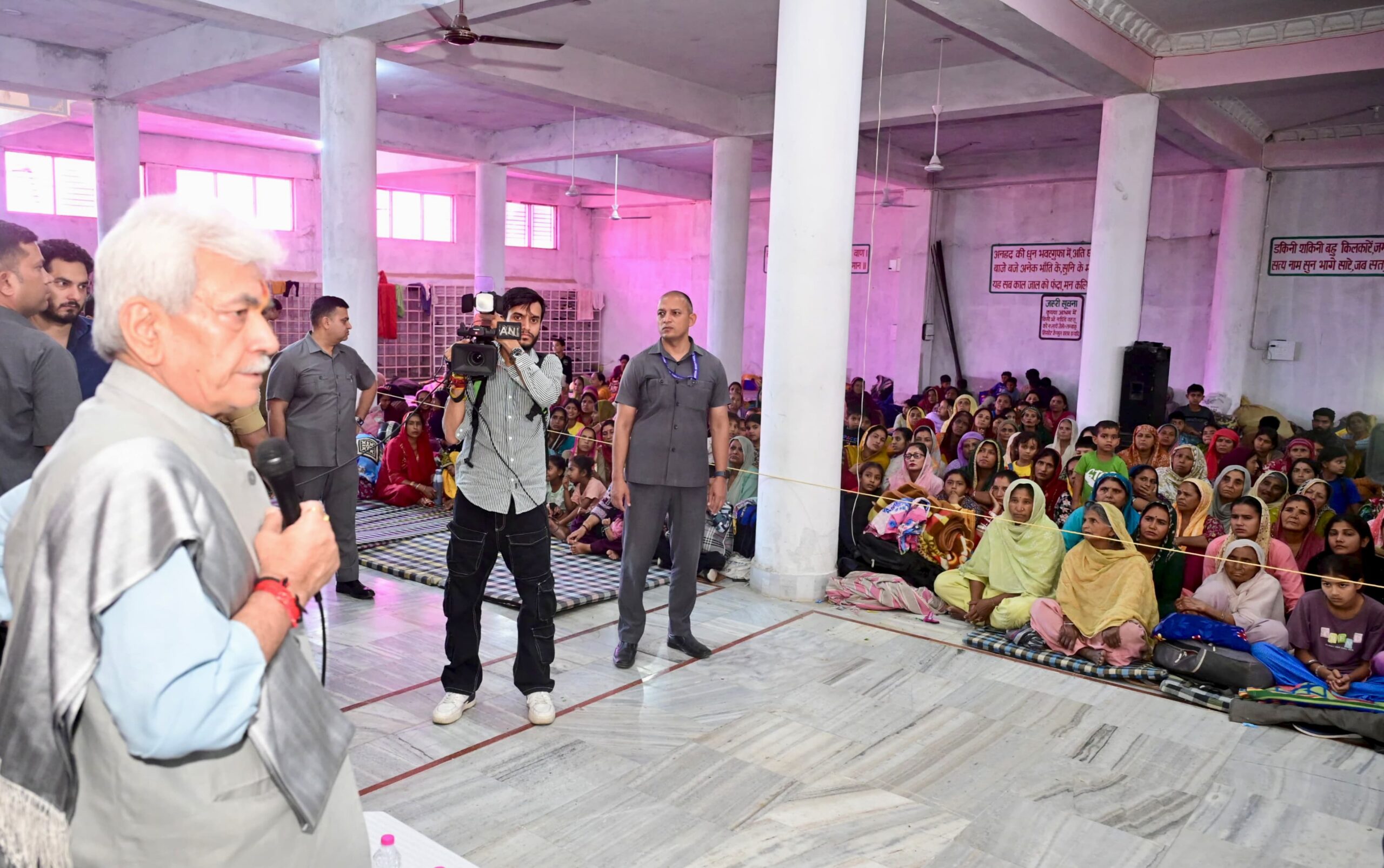 Lieutenant Governor Shri Manoj Sinha met the families affected by unprovoked firing by Pakistan at a shelter and lodgement centre in Jammu 2 scaled