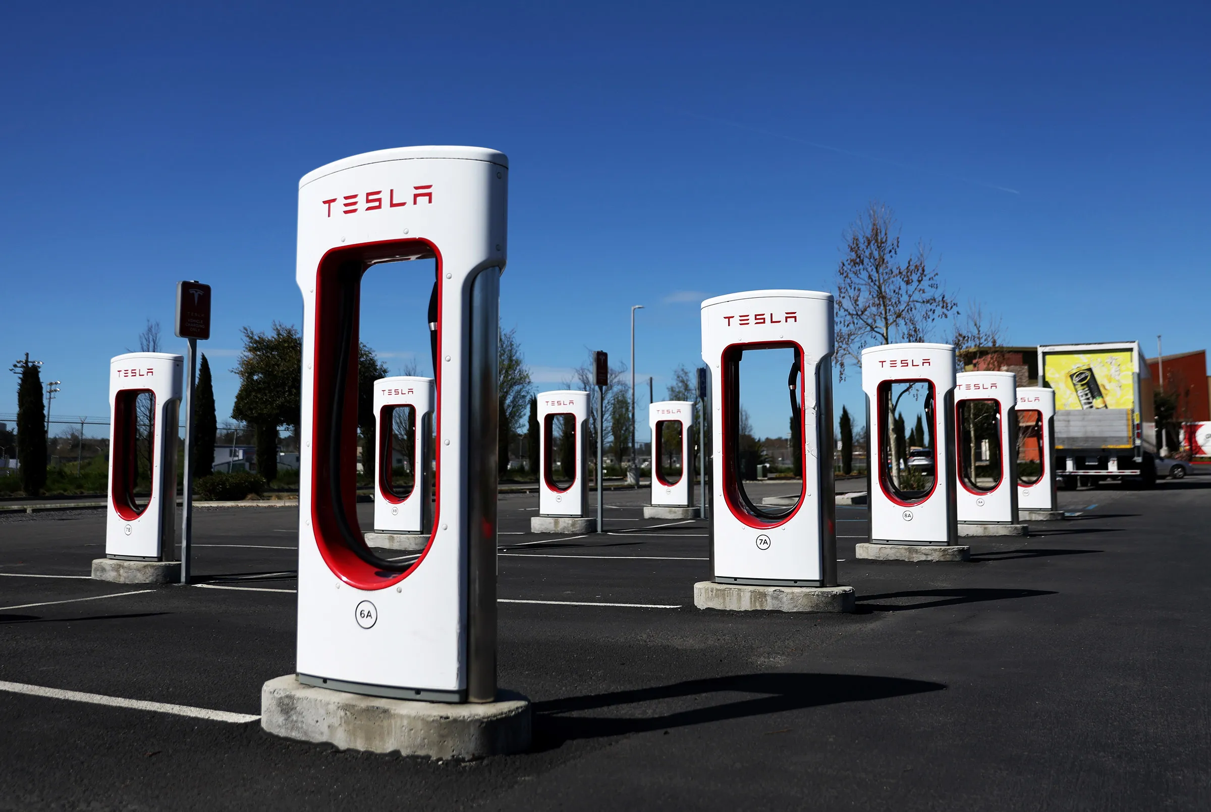 Tesla Supercharger Strategy Puts Automakers In Bind Business 1383560058