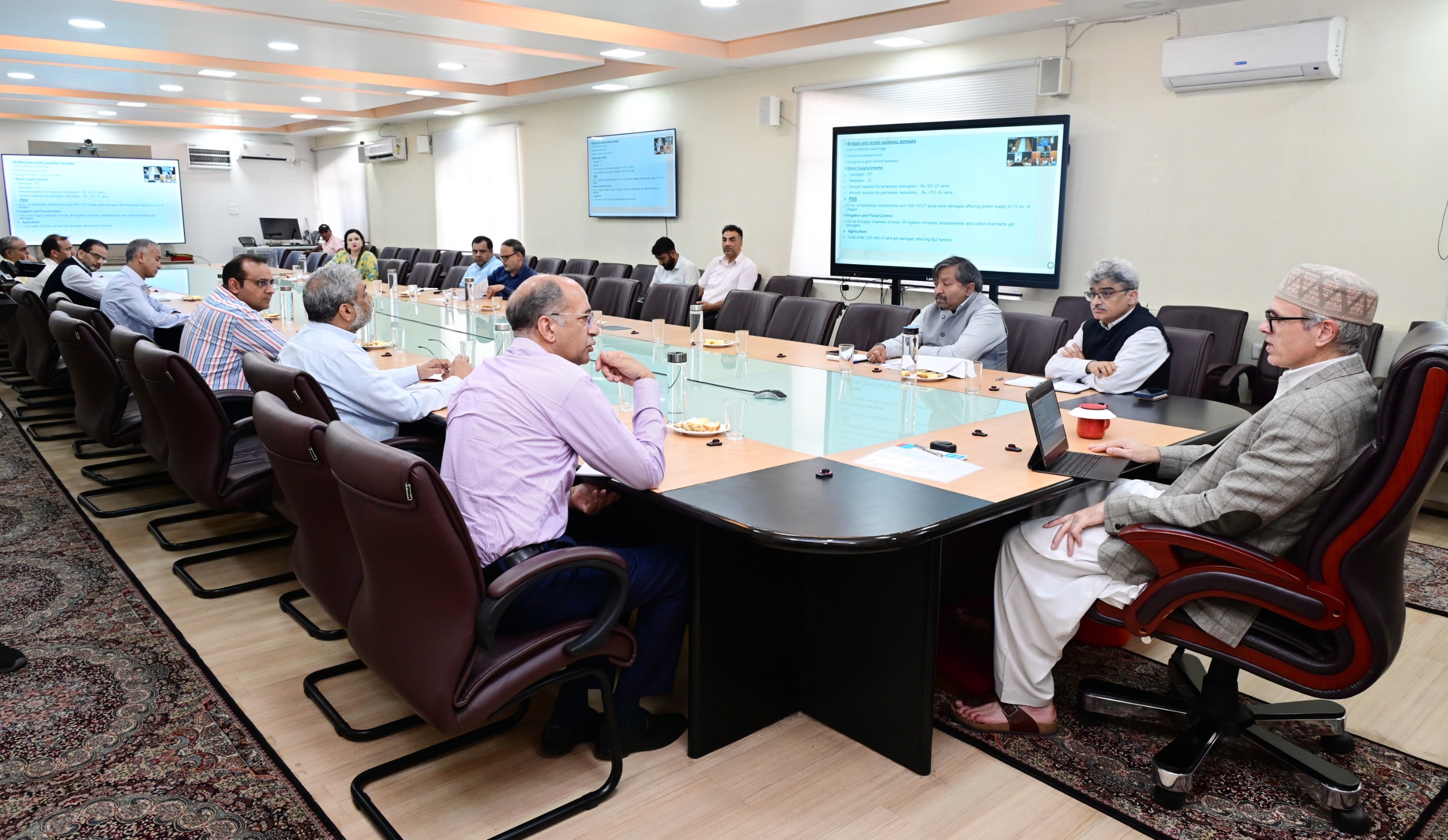 CM Omar Abdullah reviews relief rehabilitation efforts in calamity hit Kishtwar Kathua 21