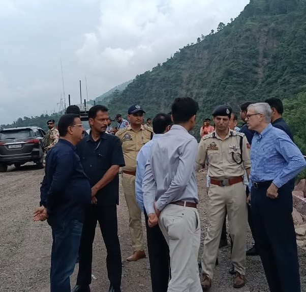 CM Omar Abdullah reviews restoration works on NH 44 directs measures for seamless traffic movement 7 1