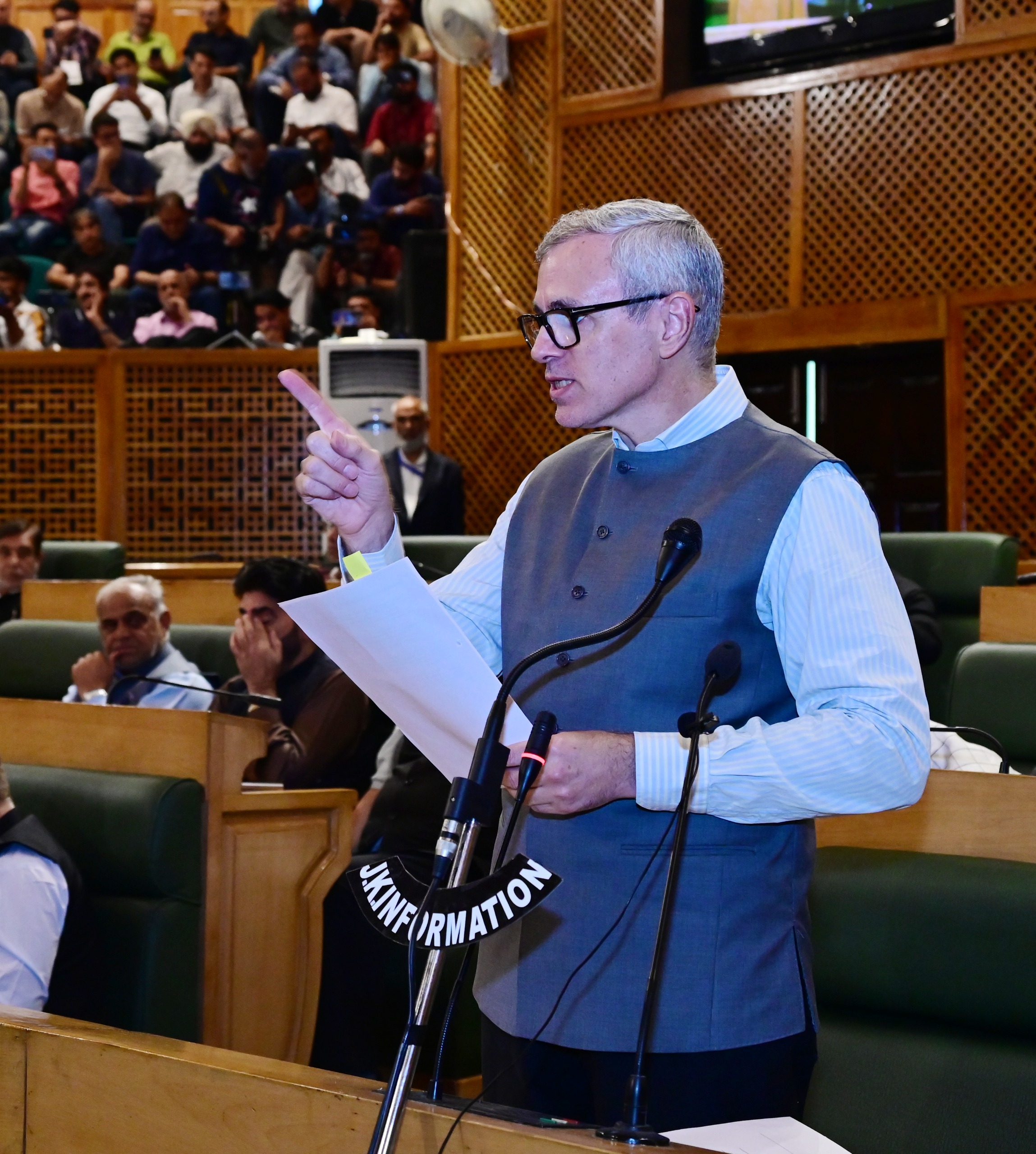 CM Omar Abdullah moves resolution seeking immediate restoration of full statehood to JK 25 1