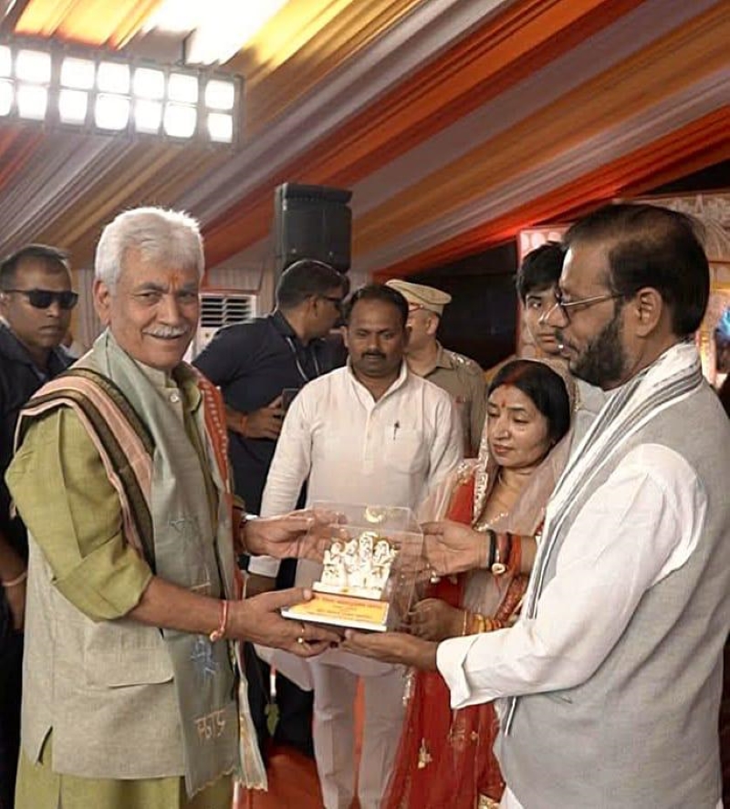 Lieutenant Governor Sh Manoj Sinha attends Shri Shiv Mahapuran Katha in Raebareli 1