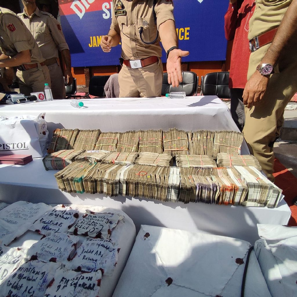 Narcotics Network Busted in downtown, 8 Arrested 3 1000574064